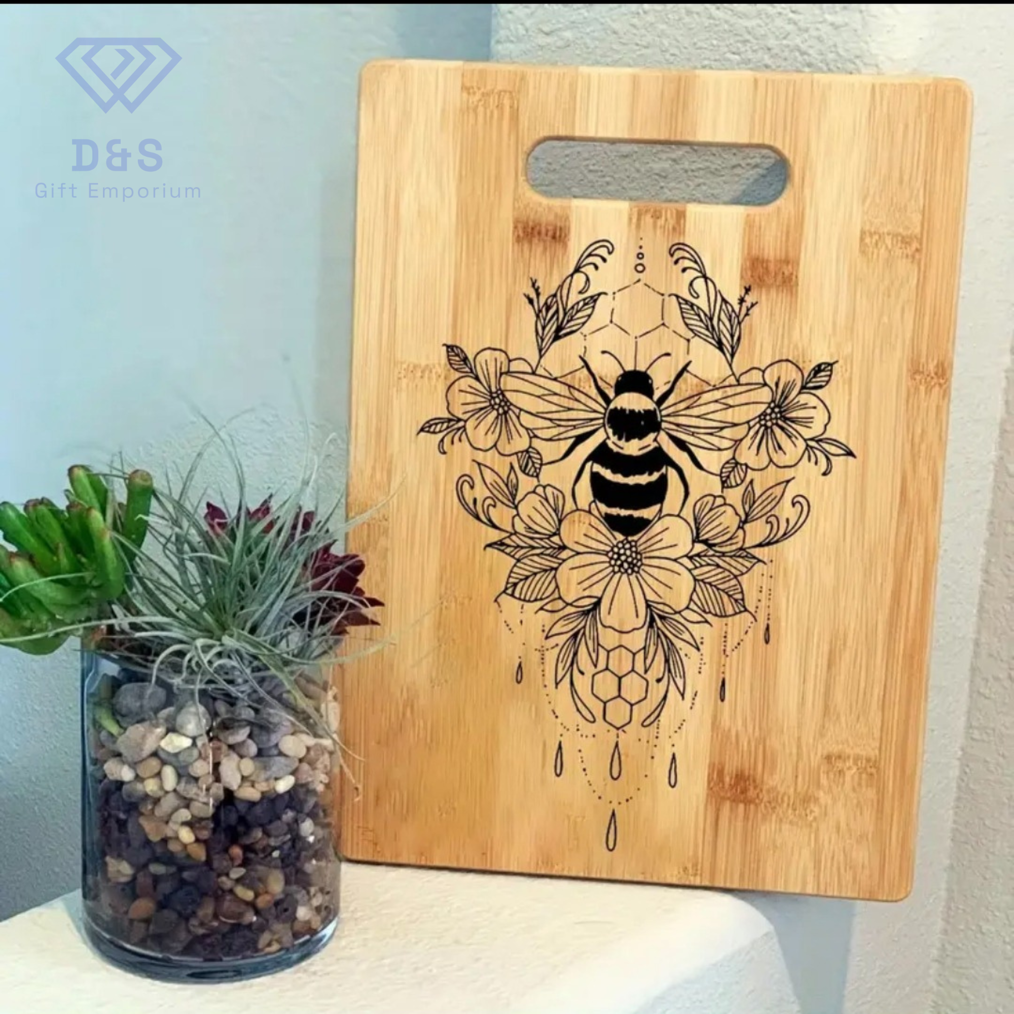 Bee Chopping Board